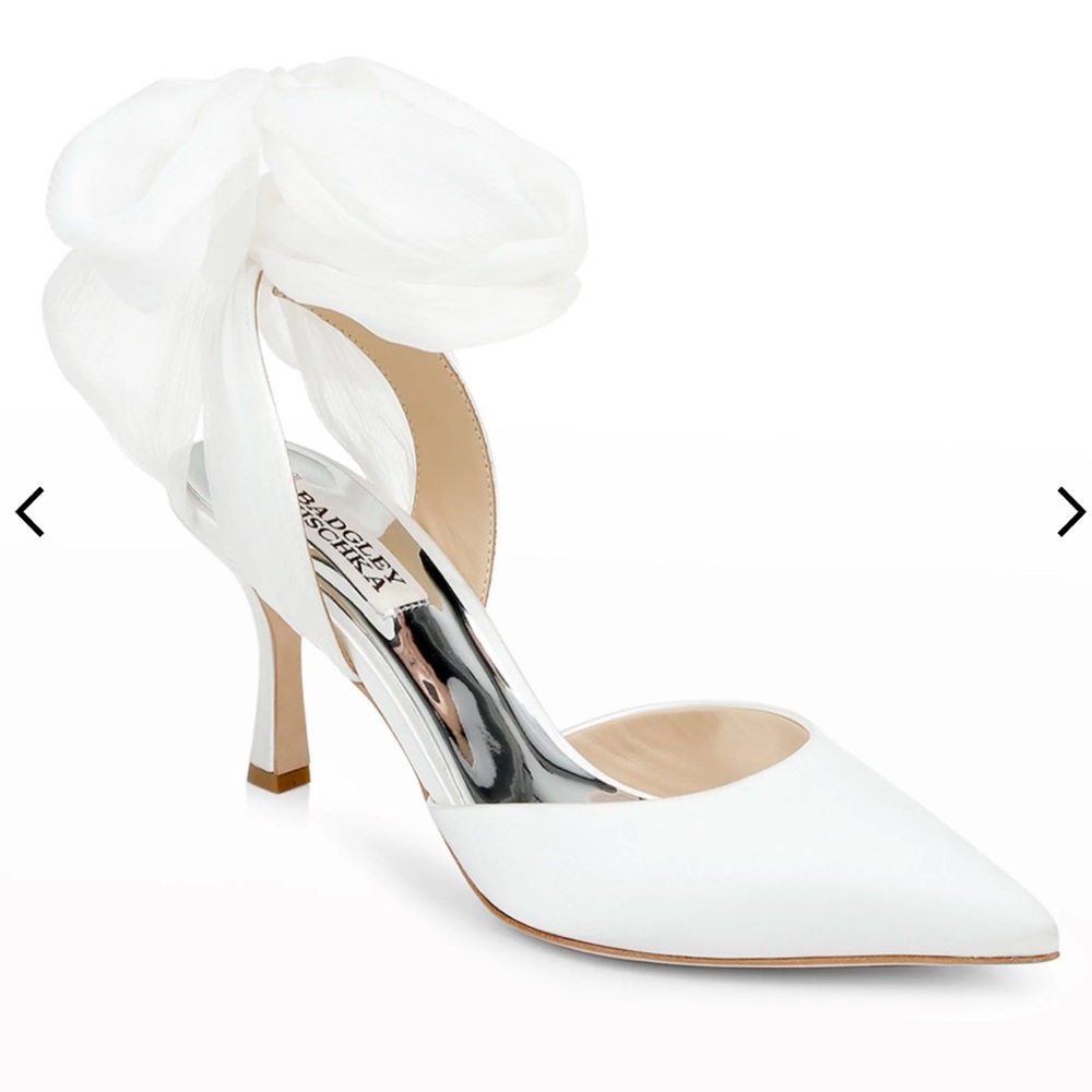 Badgley Mischka Blaze Satin bow stiletto heels size 8.5